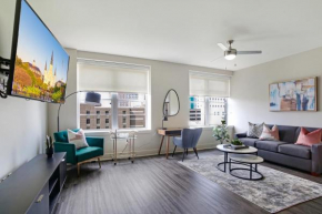 Ideal Condo Next Door to French Quarter